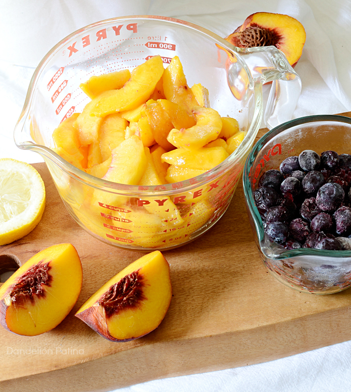 Peach berry cobbler recipe 